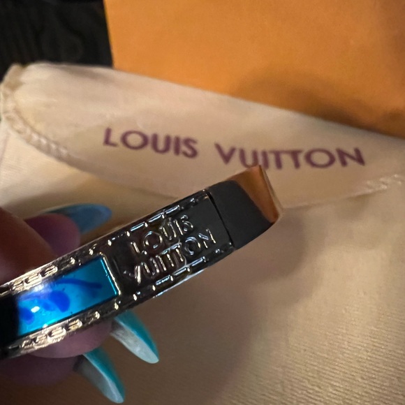 Louis Vuitton Gold-Tone Bangle with Blue Enamel Dust bag and box included - Picture 7 of 9